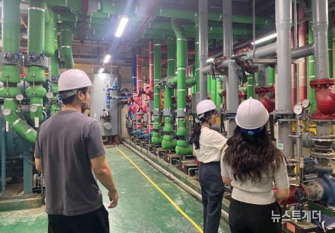 전남직업능력개발원에서 현장 안전점검을 실시하고 있는 모습