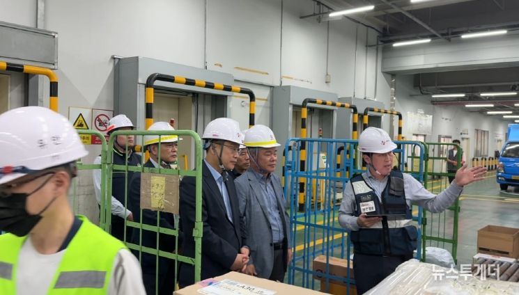 안호영 국회 환경노동위원장, CJ대한통운 관악터미널 방문