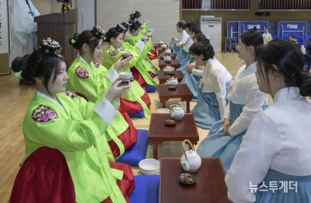 구리문화원, 구리여자고등학교에서 전통 성년례 개최