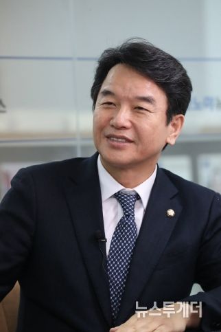 더불어민주당 문진석 의원(원내수석, 충남 천안시갑)