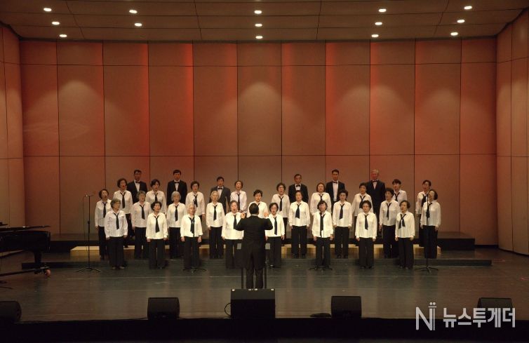 골든에이지 합창단 공연 장면