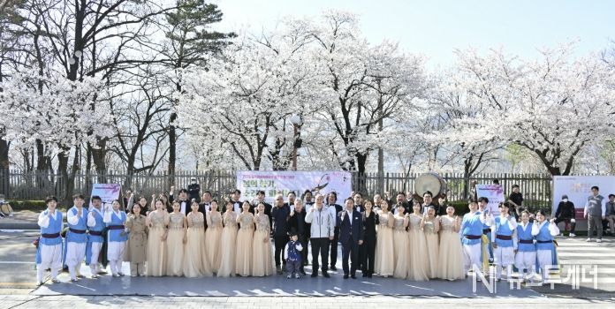동두천시, ‘봄의 향기, 소리로 피어나다’ 정기공연 성료